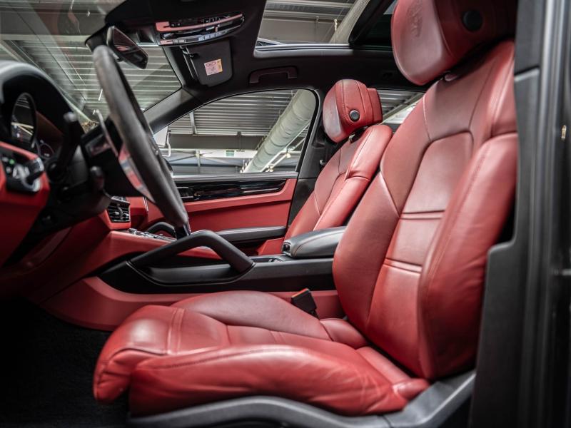 Voitures occasions PORSCHE CAYENNE E-Hybrid Champagne-au-Mont-d'Or