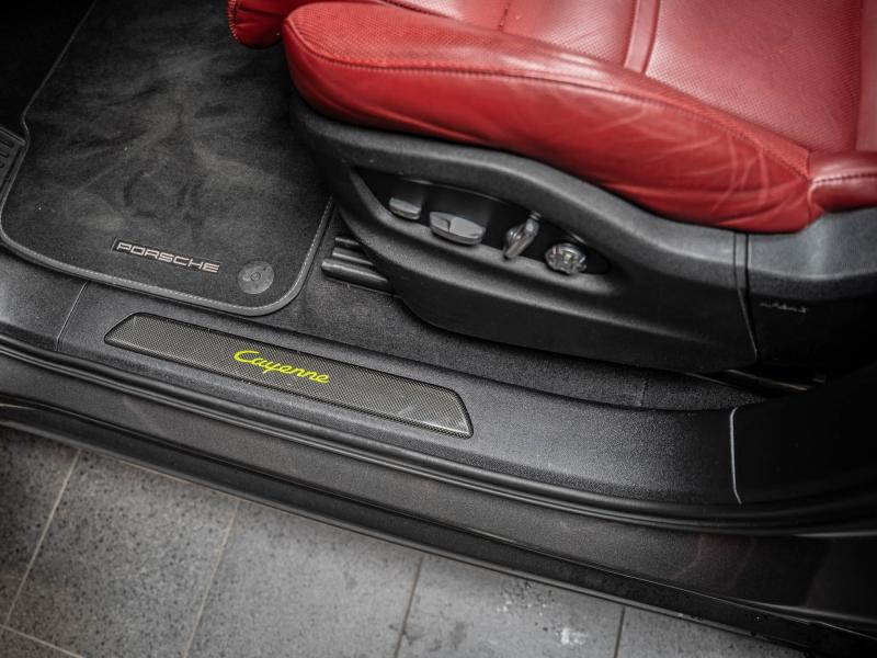 Voitures occasions PORSCHE CAYENNE E-Hybrid Champagne-au-Mont-d'Or