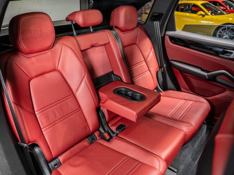 Voitures occasions PORSCHE CAYENNE E-Hybrid Champagne-au-Mont-d'Or