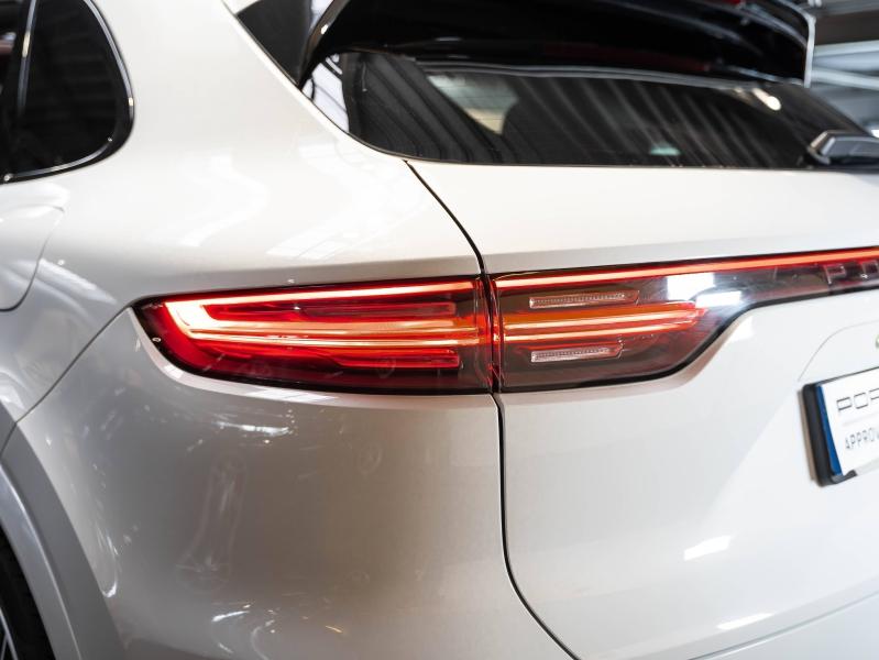 Voitures occasions PORSCHE CAYENNE Turbo S E-Hybrid Champagne-au-Mont-d'Or