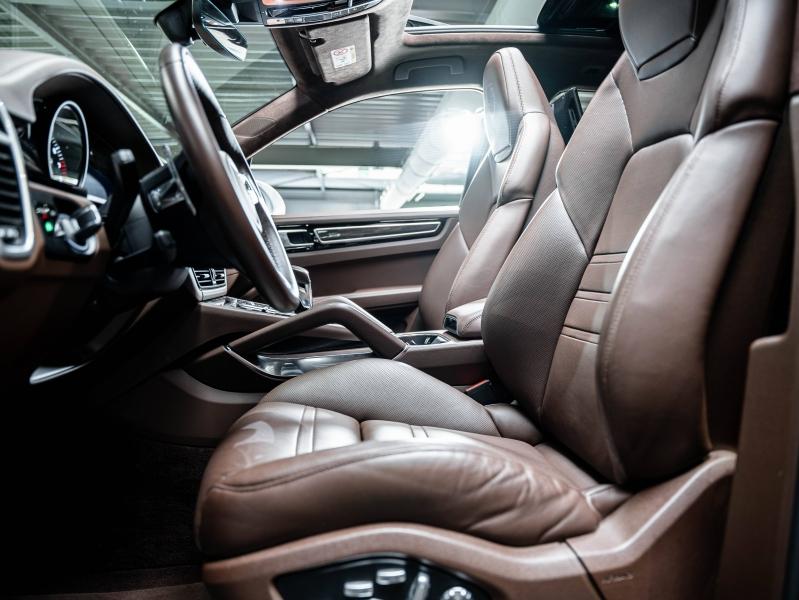 Voitures occasions PORSCHE CAYENNE Turbo S E-Hybrid Champagne-au-Mont-d'Or