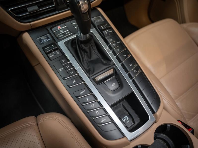 Voitures occasions PORSCHE MACAN S Champagne-au-Mont-d'Or