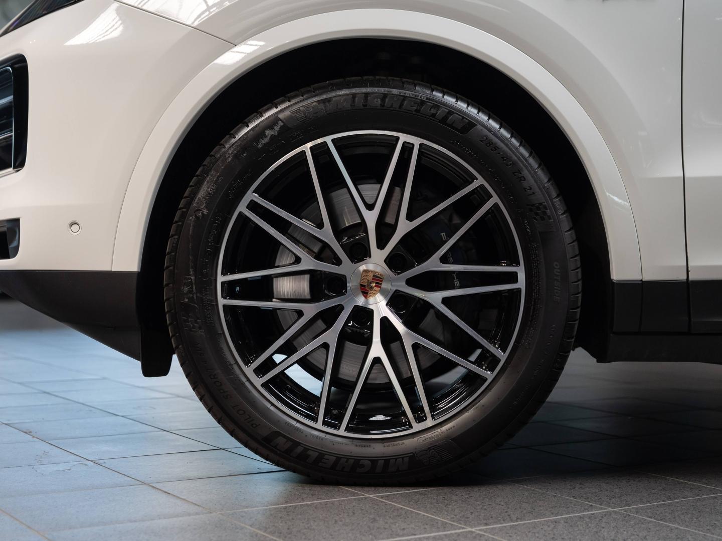 Voitures occasions PORSCHE Cayenne Coupe E-Hybrid Champagne-au-Mont-d'Or