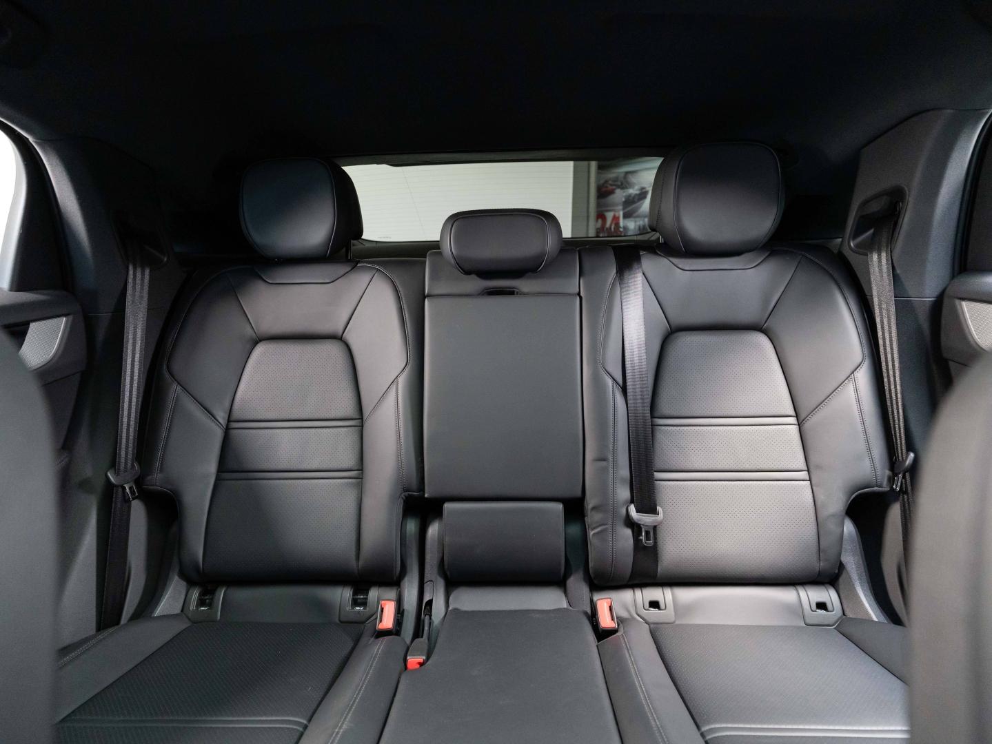 Voitures occasions PORSCHE Cayenne Coupe E-Hybrid Champagne-au-Mont-d'Or