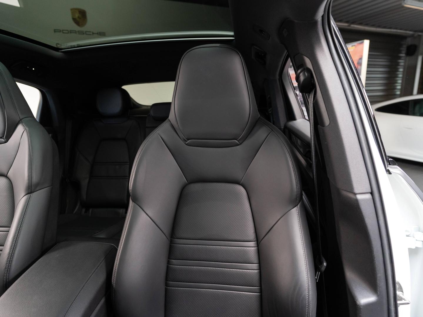 Voitures occasions PORSCHE Cayenne Coupe E-Hybrid Champagne-au-Mont-d'Or
