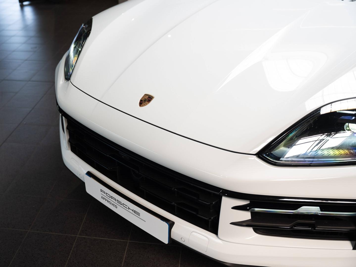 Voitures occasions PORSCHE Cayenne Coupe E-Hybrid Champagne-au-Mont-d'Or