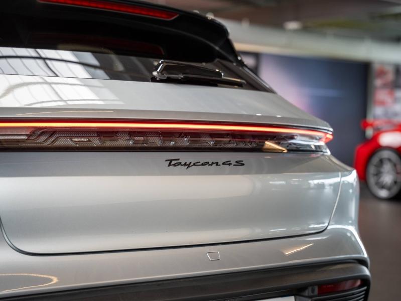 Voitures occasions PORSCHE Taycan Cross Turismo 4S Champagne-au-Mont-d'Or