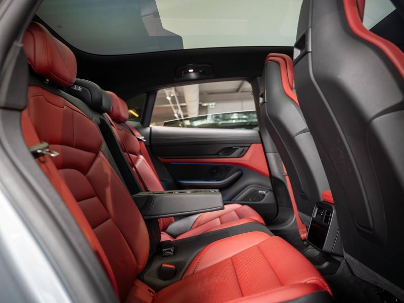 Voitures occasions PORSCHE Taycan Cross Turismo 4S Champagne-au-Mont-d'Or