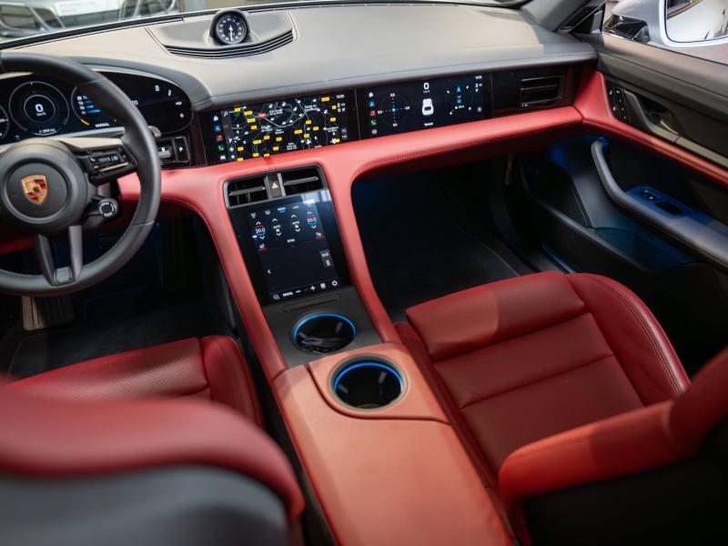 Voitures occasions PORSCHE Taycan Cross Turismo 4S Champagne-au-Mont-d'Or