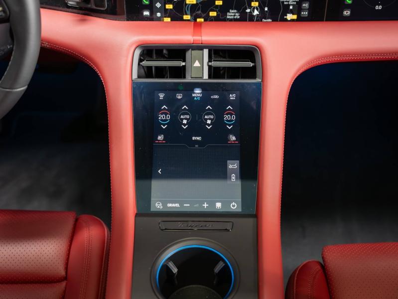 Voitures occasions PORSCHE Taycan Cross Turismo 4S Champagne-au-Mont-d'Or