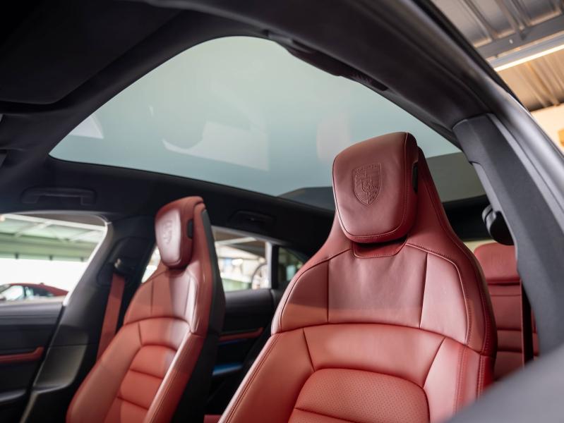 Voitures occasions PORSCHE Taycan Cross Turismo 4S Champagne-au-Mont-d'Or