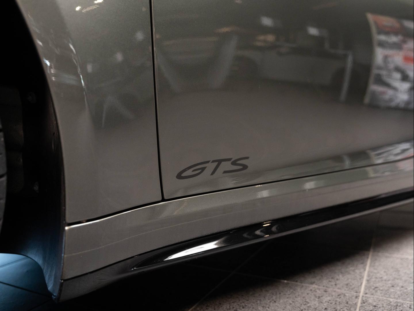 Voitures occasions PORSCHE 911 Coupe Carrera 4 GTS Champagne-au-Mont-d'Or