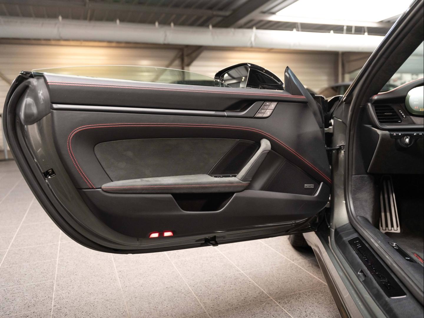Voitures occasions PORSCHE 911 Coupe Carrera 4 GTS Champagne-au-Mont-d'Or