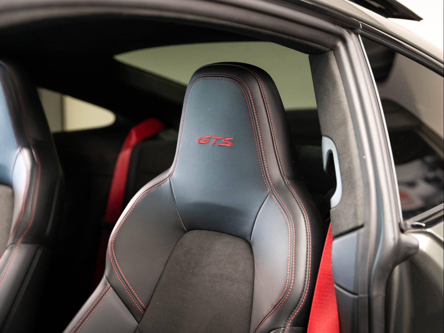 Voitures occasions PORSCHE 911 Coupe Carrera 4 GTS Champagne-au-Mont-d'Or