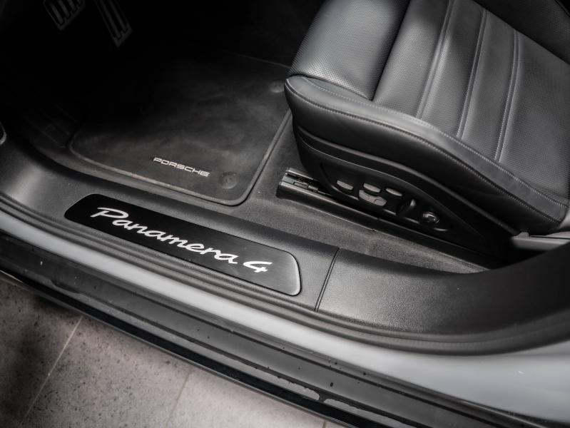 Voitures occasions PORSCHE PANAMERA 4 Champagne-au-Mont-d'Or