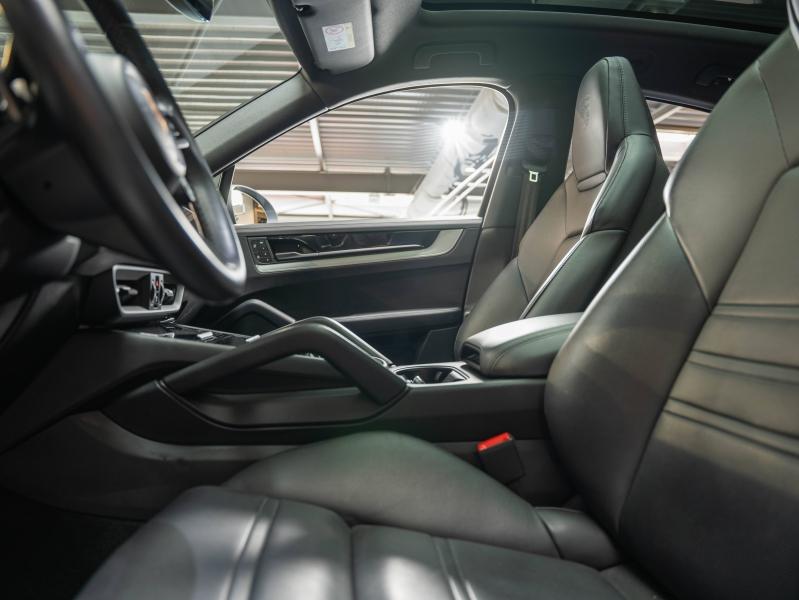 Voitures occasions PORSCHE Cayenne Coupe E-Hybrid Champagne-au-Mont-d'Or