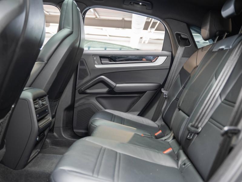 Voitures occasions PORSCHE Cayenne Coupe E-Hybrid Champagne-au-Mont-d'Or