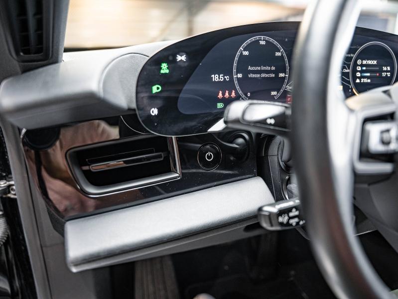 Voitures occasions PORSCHE Taycan 4S Champagne-au-Mont-d'Or