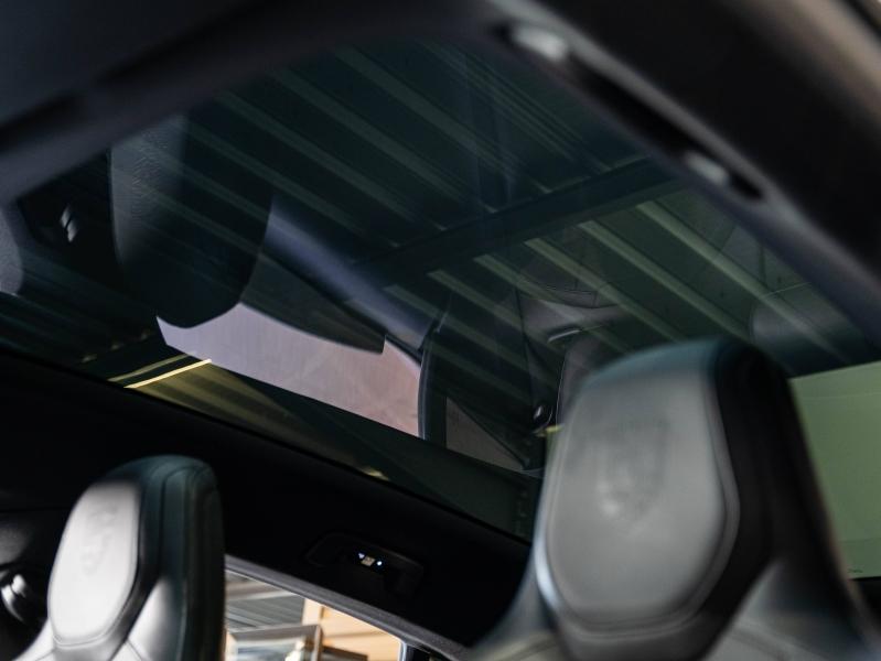 Voitures occasions PORSCHE Taycan Sport Turismo Base Champagne-au-Mont-d'Or