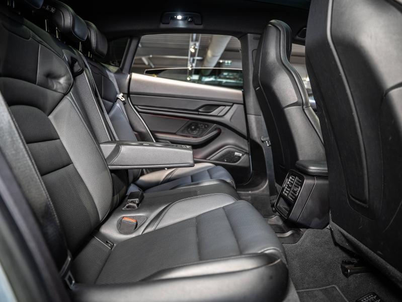 Voitures occasions PORSCHE Taycan Sport Turismo Base Champagne-au-Mont-d'Or