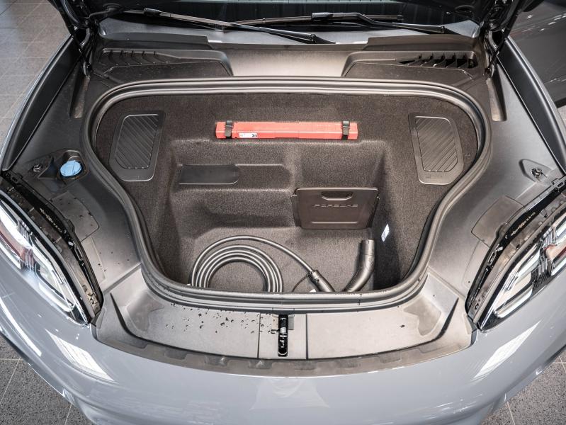 Voitures occasions PORSCHE MACAN Base Champagne-au-Mont-d'Or