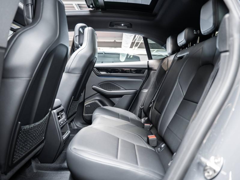 Voitures occasions PORSCHE MACAN Base Champagne-au-Mont-d'Or