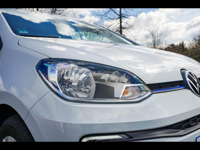 Voitures occasions VOLKSWAGEN e-up! Life Champagne-au-Mont-d'Or