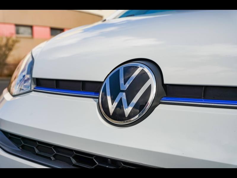 Voitures occasions VOLKSWAGEN e-up! Life Champagne-au-Mont-d'Or