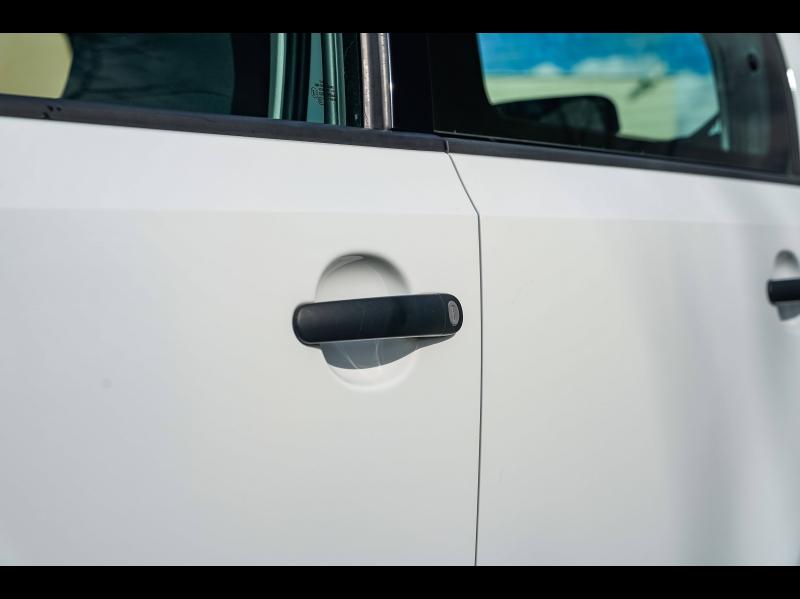 Voitures occasions VOLKSWAGEN e-up! Life Champagne-au-Mont-d'Or