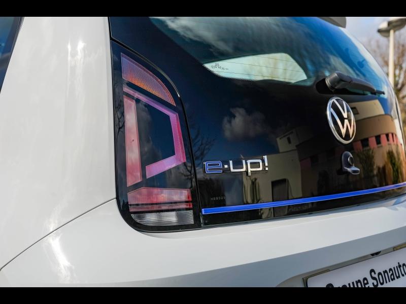 Voitures occasions VOLKSWAGEN e-up! Life Champagne-au-Mont-d'Or