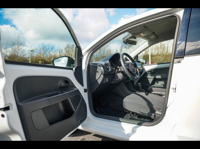 Voitures occasions VOLKSWAGEN e-up! Life Champagne-au-Mont-d'Or