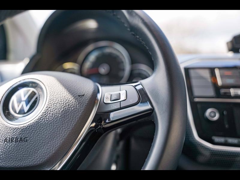 Voitures occasions VOLKSWAGEN e-up! Life Champagne-au-Mont-d'Or