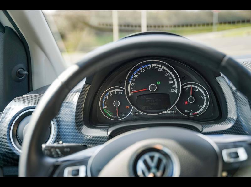 Voitures occasions VOLKSWAGEN e-up! Life Champagne-au-Mont-d'Or
