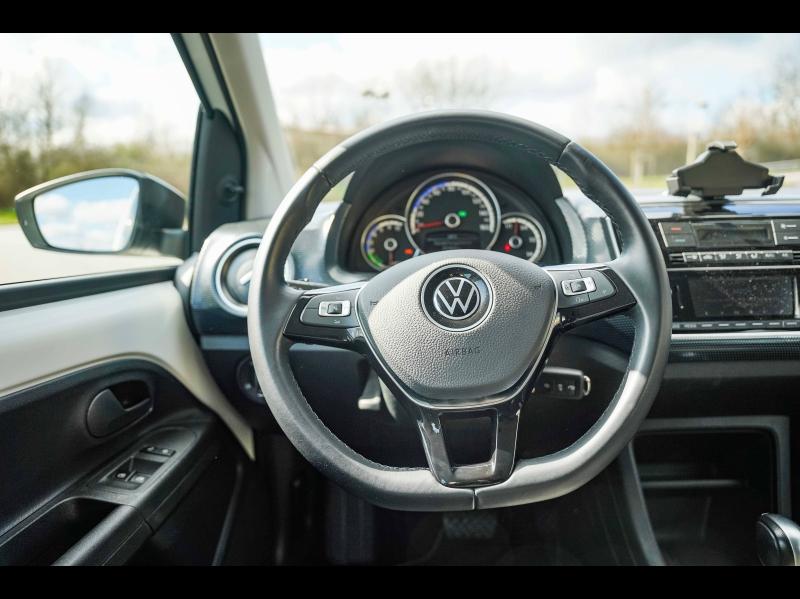 Voitures occasions VOLKSWAGEN e-up! Life Champagne-au-Mont-d'Or