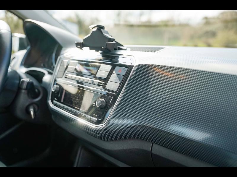 Voitures occasions VOLKSWAGEN e-up! Life Champagne-au-Mont-d'Or