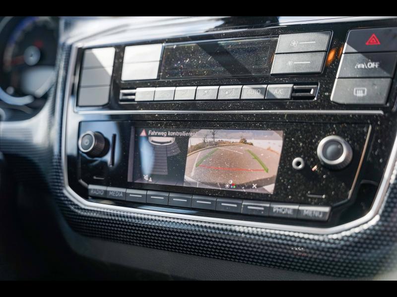 Voitures occasions VOLKSWAGEN e-up! Life Champagne-au-Mont-d'Or