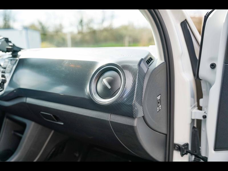 Voitures occasions VOLKSWAGEN e-up! Life Champagne-au-Mont-d'Or