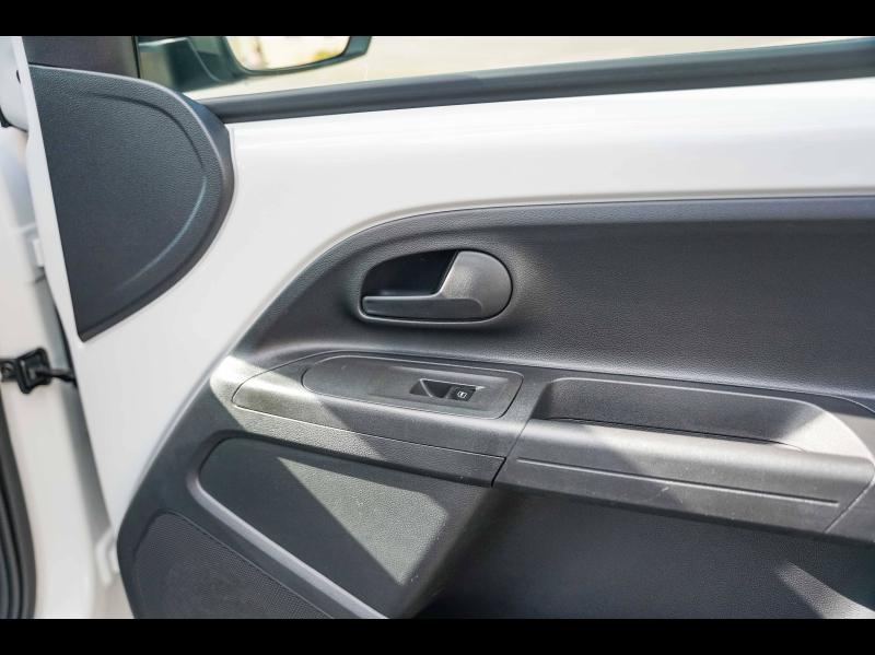 Voitures occasions VOLKSWAGEN e-up! Life Champagne-au-Mont-d'Or