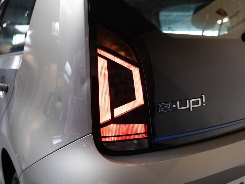 Voitures occasions VOLKSWAGEN e-up! Base Champagne-au-Mont-d'Or