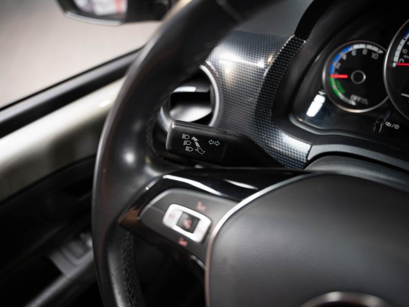 Voitures occasions VOLKSWAGEN e-up! Base Champagne-au-Mont-d'Or