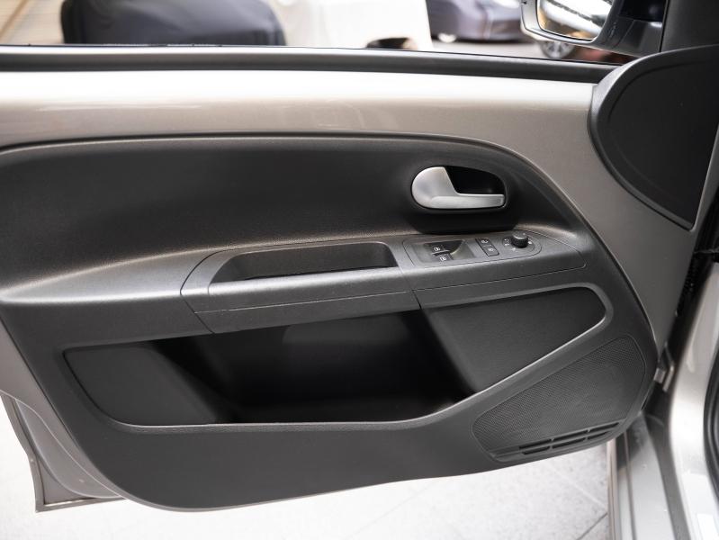 Voitures occasions VOLKSWAGEN e-up! Base Champagne-au-Mont-d'Or