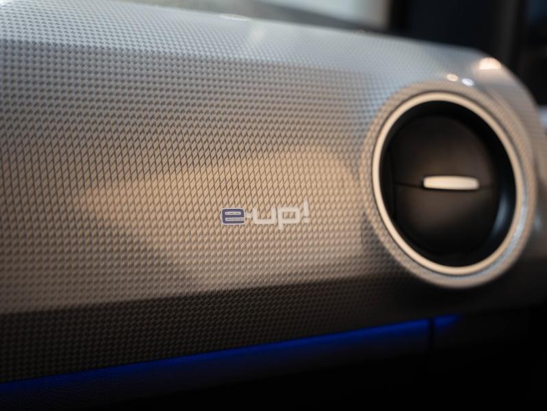 Voitures occasions VOLKSWAGEN e-up! Base Champagne-au-Mont-d'Or