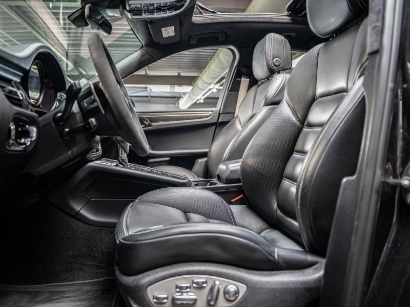 Voitures occasions PORSCHE MACAN Turbo Champagne-au-Mont-d'Or