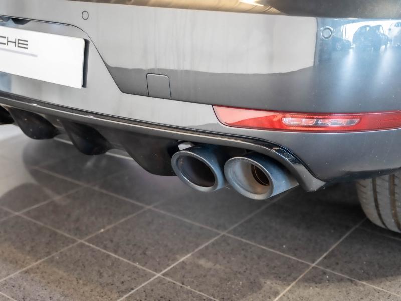 Voitures occasions PORSCHE MACAN Turbo Champagne-au-Mont-d'Or