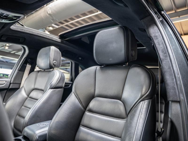 Voitures occasions PORSCHE MACAN Turbo Champagne-au-Mont-d'Or