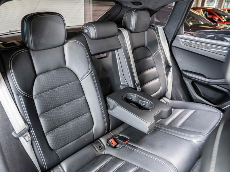 Voitures occasions PORSCHE MACAN Turbo Champagne-au-Mont-d'Or