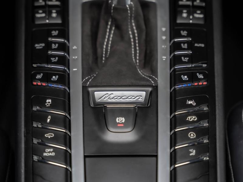 Voitures occasions PORSCHE MACAN Turbo Champagne-au-Mont-d'Or
