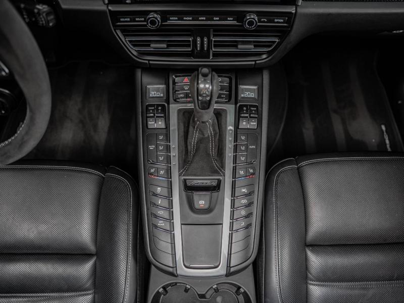 Voitures occasions PORSCHE MACAN Turbo Champagne-au-Mont-d'Or