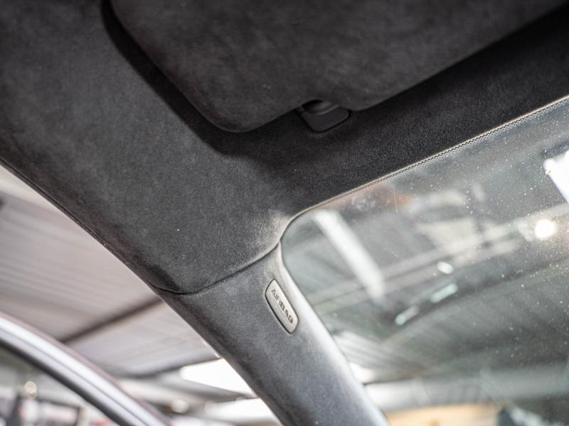 Voitures occasions PORSCHE MACAN Turbo Champagne-au-Mont-d'Or