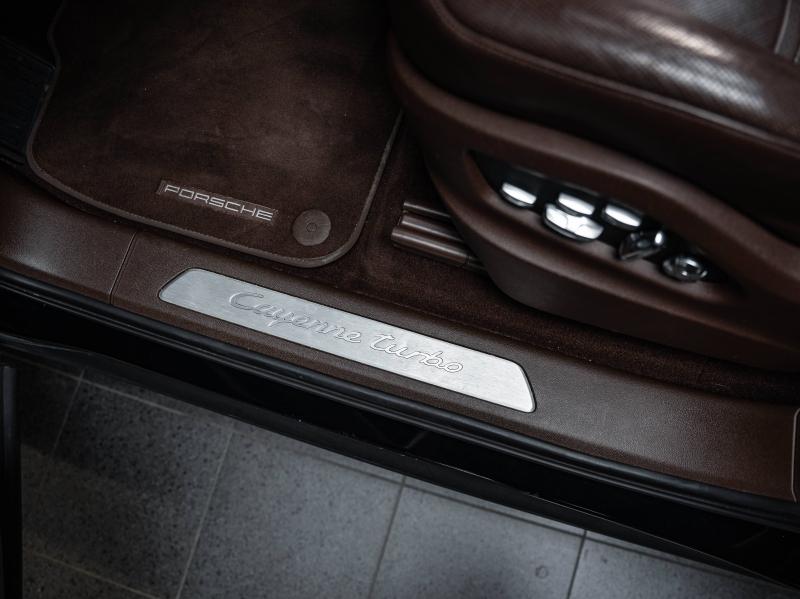 Voitures occasions PORSCHE CAYENNE Turbo Champagne-au-Mont-d'Or